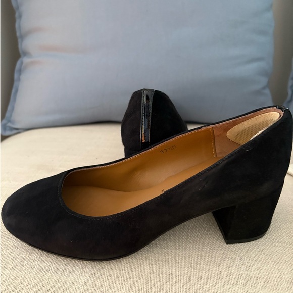 Margaux Black Flats Timeless Style - Picture 6 of 8